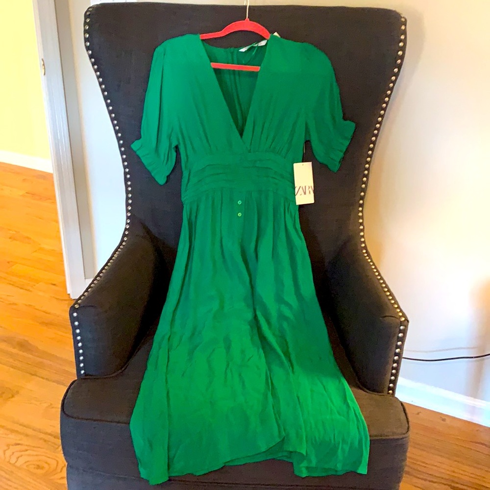 NWT Kelly Green Zara Dress